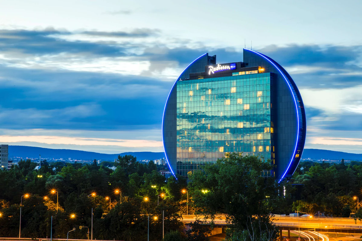 Radisson Blu Hotel, Frankfurt Photo Radisson Blu Hotel, Frankfurt Photo